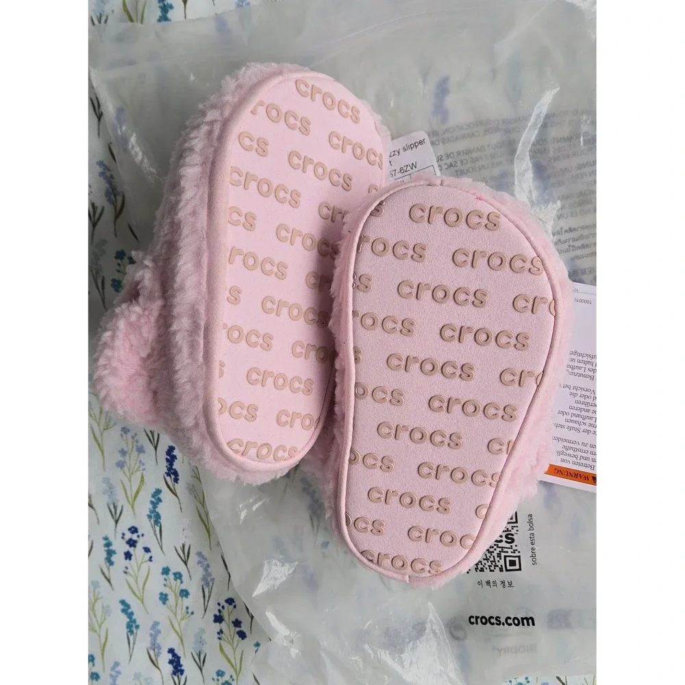 Crocs‎ Classic Cozzzy Slipper Pink Kids Size C7 Fuzzy Plush Warm